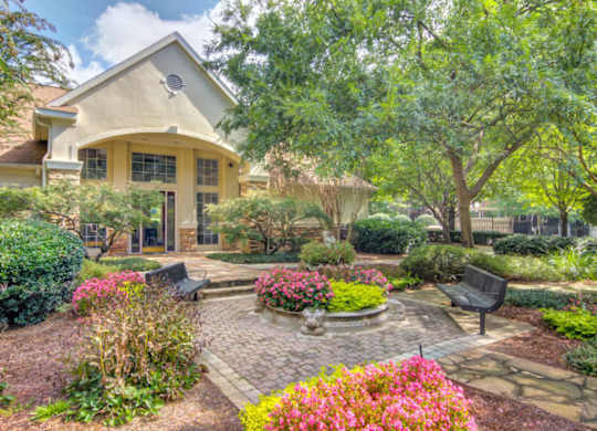 Exterior view of leasing office at Grande Club apartments in Duluth, GA 30096, near Lawrenceville.