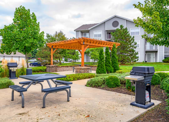 our apartments offer a picnic area with a grill