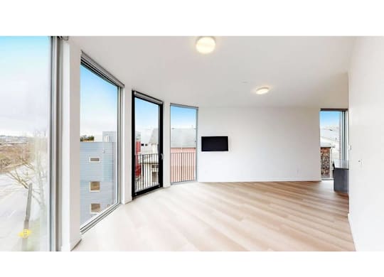 Living room with mounted tv
