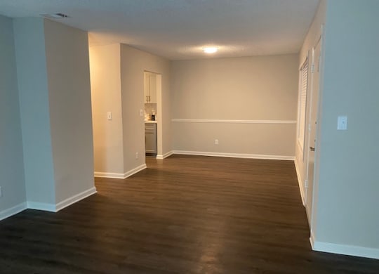 Wyndcliff Galleria Apartments Smyrna Ga spacious living room