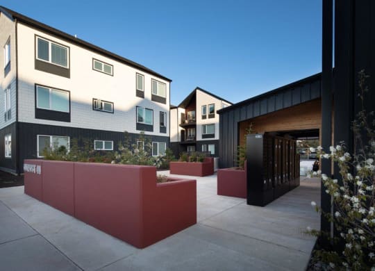Outpost44_Bend_OR_Exterior_6_amentyoutdoorspace