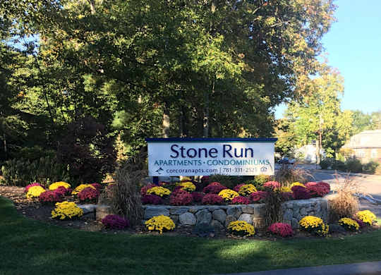 Welcome Sign to Stone Run