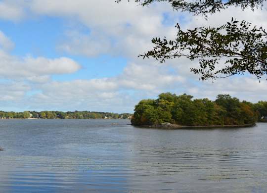 Nearby Whitmans Pond Weymouth