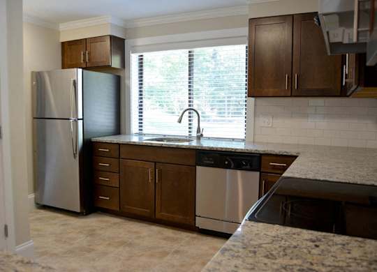 Townhouse Kitchen at Stone Run East