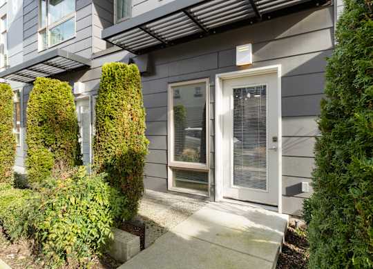 Bode-88 studio apartment with door out to patio