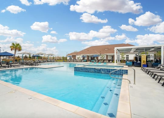 the swimming pool at the resort at longboat key club at The Met Apartment Homes, Hattiesburg, 39402