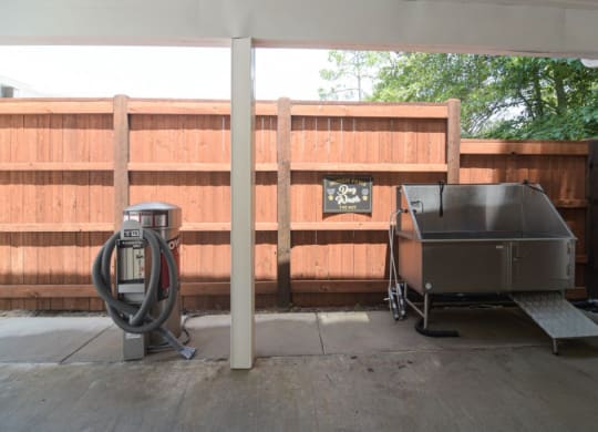 Dog Wash at The Met Apartment Homes, MS, 35402