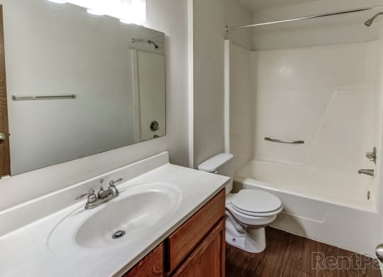 Luxurious Bathrooms at Sandstone Court Apartments, Indiana, 46142