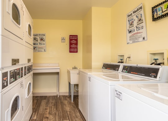 Onsite Laundry Room at Meadow View Apartments and Townhomes, Ohio, 45066