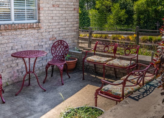 Courtyard Patio at Meadow View Apartments and Townhomes, Springboro, OH, 45066