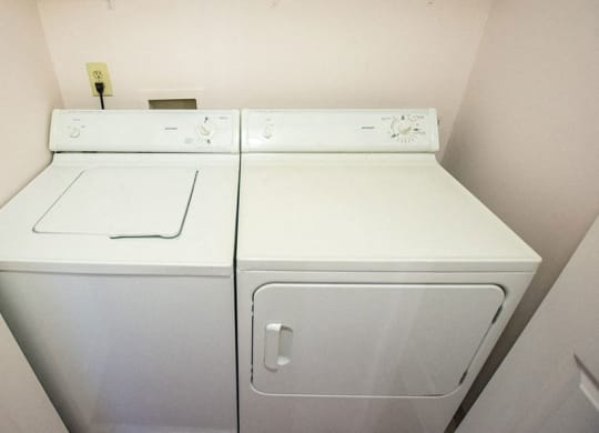 Washer And Dryer In Unit at Walnut Creek Apartments, Kokomo, 46902