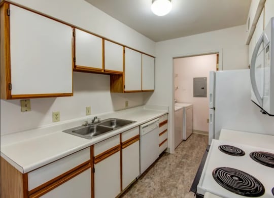 Kitchen at Walnut Creek Apartments, Indiana, 46902