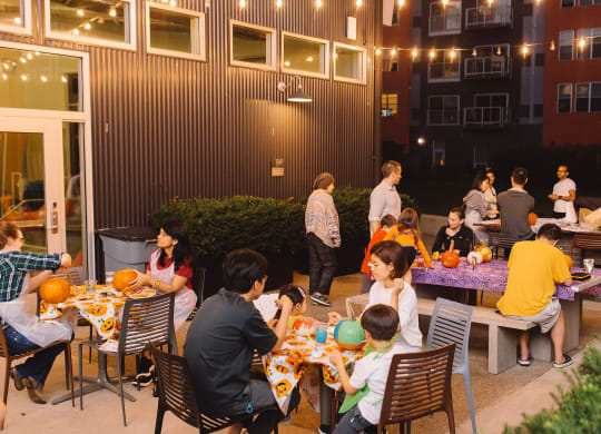people dining at Bakery Living in Pittsburgh, PA 15206