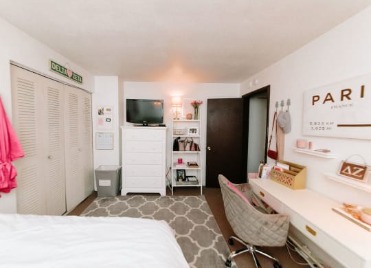 King Size Bedroom at University Commons, Pittsburgh, PA, 15213