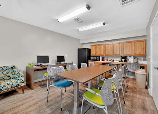 A Room With a Table at Fair Oaks Apartments, Arkansas