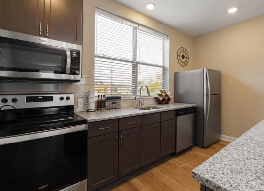 Kitchen Appliances at Adelphi Quarter, Columbus, 43203