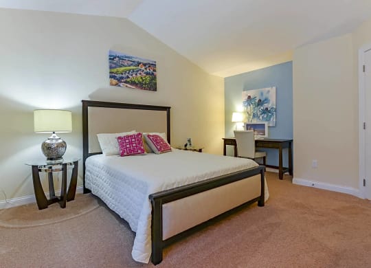 Master Bedroom at Grove City Summit, Grove City, OH