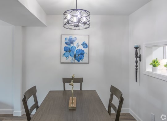 Dining Area at Galbraith Pointe Apartments and Townhomes*, Cincinnati, Ohio