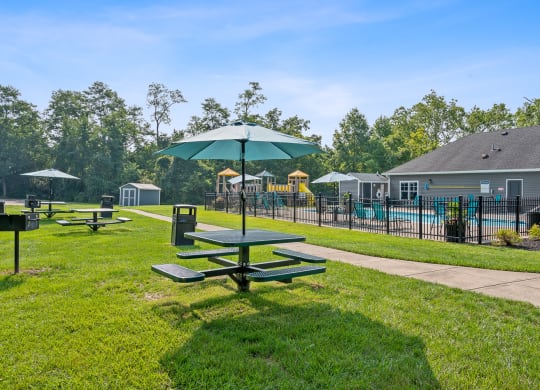 Picnic area at Galbraith Pointe Apartments and Townhomes, Cincinnati, Ohio