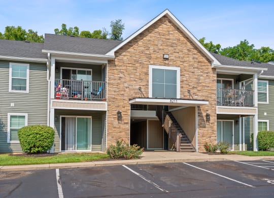 Apartments at the overlook feature a spacious courtyard and balconies at Galbraith Pointe Apartments and Townhomes, Cincinnati