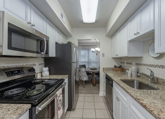 Kitchen gallery at Harpers Point Apartments, Cincinnati, OH