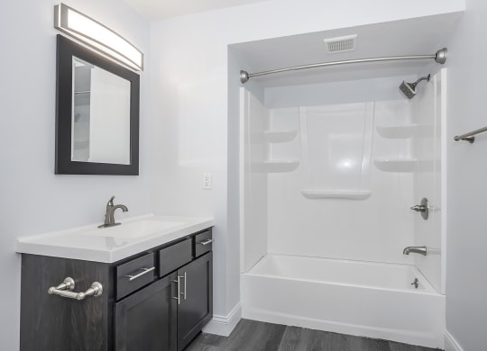 Oversized Soaking Tub In Bath at Honey Creek, Greenwood, 46143