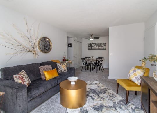 Living Room With Kitchen at Timber Glen Apartments, Batavia, 45103