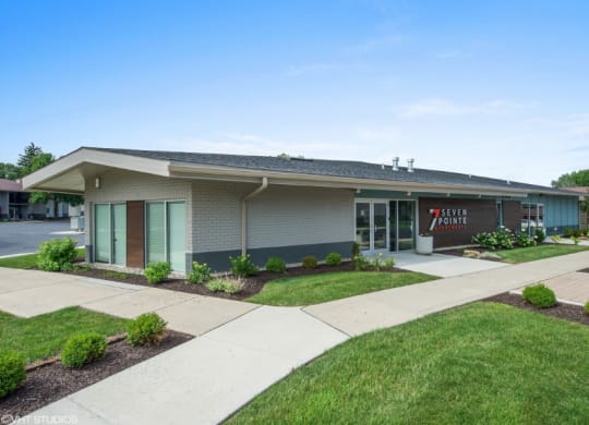 Walking Path at 7 Pointe Apartments, Indianapolis, 46205