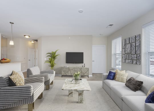 Living space at Monmouth Row Apartments, Newport, KY, 41071