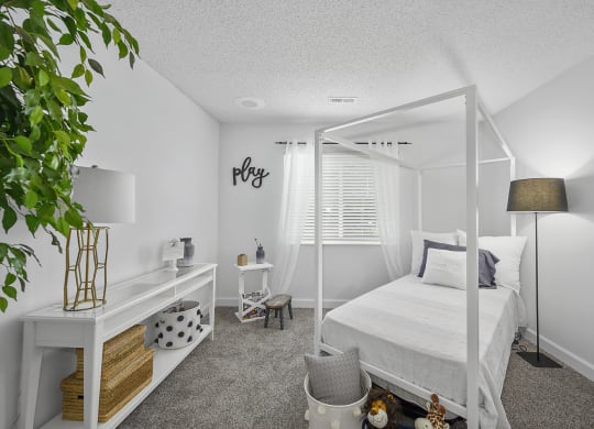 Small Bedroom at Weaver Farm, Florence, 41042