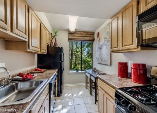 Fully Equipped Kitchens with Breakfast Nook at Brookland Ridge Apartments, Washington