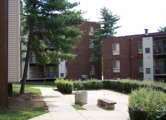 Stoneridge Courtyard DC