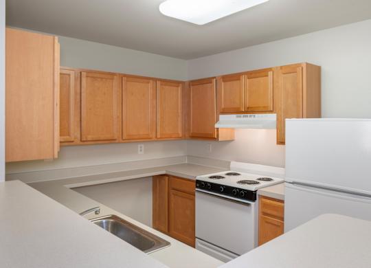Eat-In Kitchen Table With Sink at River Point Apartments, Essex, MD