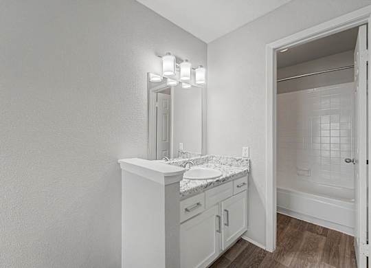 202- Statesman Floorplan Bathroom