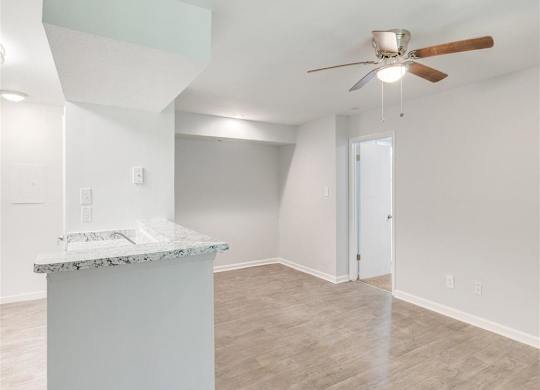 Vacant Living Area at The Hub at 934 Apartments, Georgia