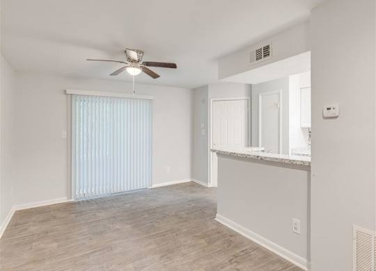 Trendy Master Carpeted at The Hub at 934 Apartments, Atlanta