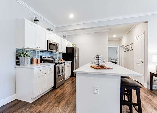 Fully Furnished Kitchen With Stainless Steel Appliances at Liberty Club, Hinesville, Georgia