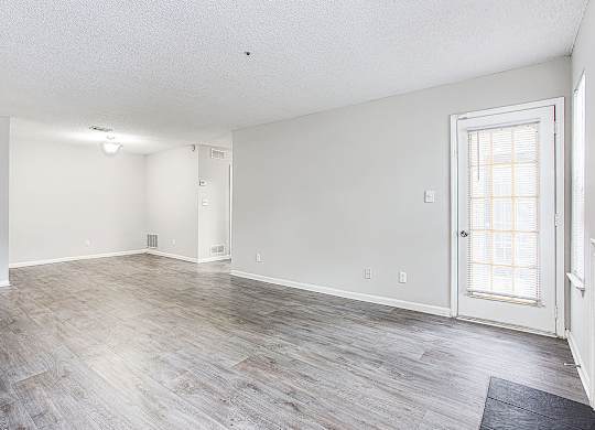 Unfurnished Living Area at Wildcreek Apartments, Clarkston, 30021