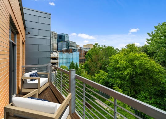 7001 Arlington Balcony