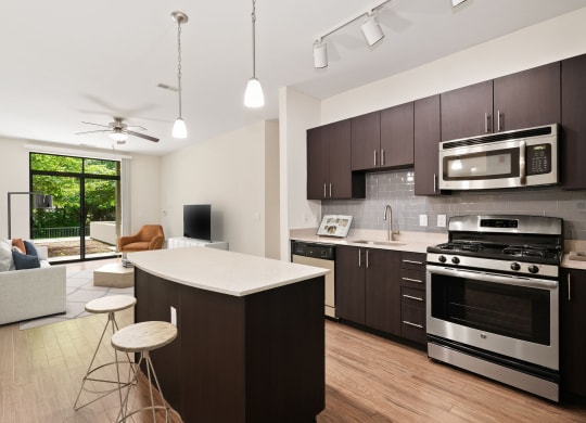 7001 Arlington Kitchen and Living