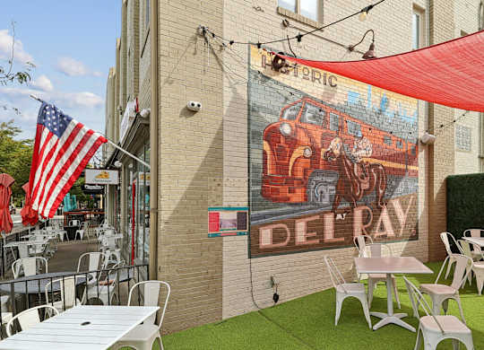 Del Ray mural and patio