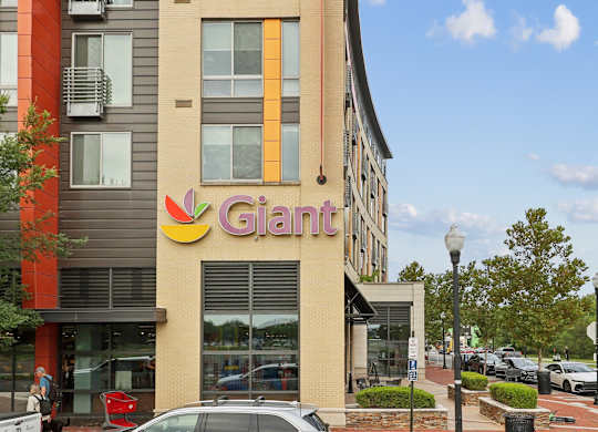 Giant Food grocery store