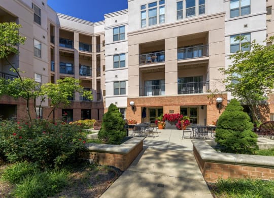 Welcome to Strathmore Court