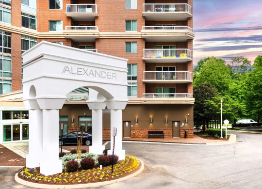 a view of the condominiums at the aldalda building