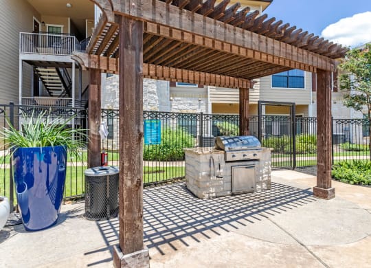Outdoor Grill Station at Park Hudson Place Apartments, Bryan