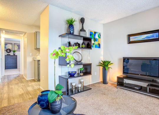 Living Area With Hallway at Verde Apartments, Tucson, 85719