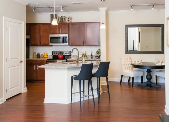 Island with Breakfast Bar and Dining Nook