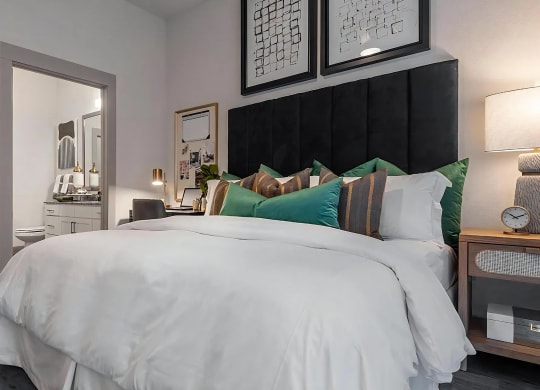Spacious Bedroom with Ensuite Bathroom and Work Nook