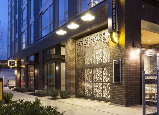 the building in which the hotel is located