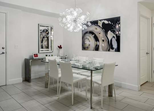 Spacious Dinning Room